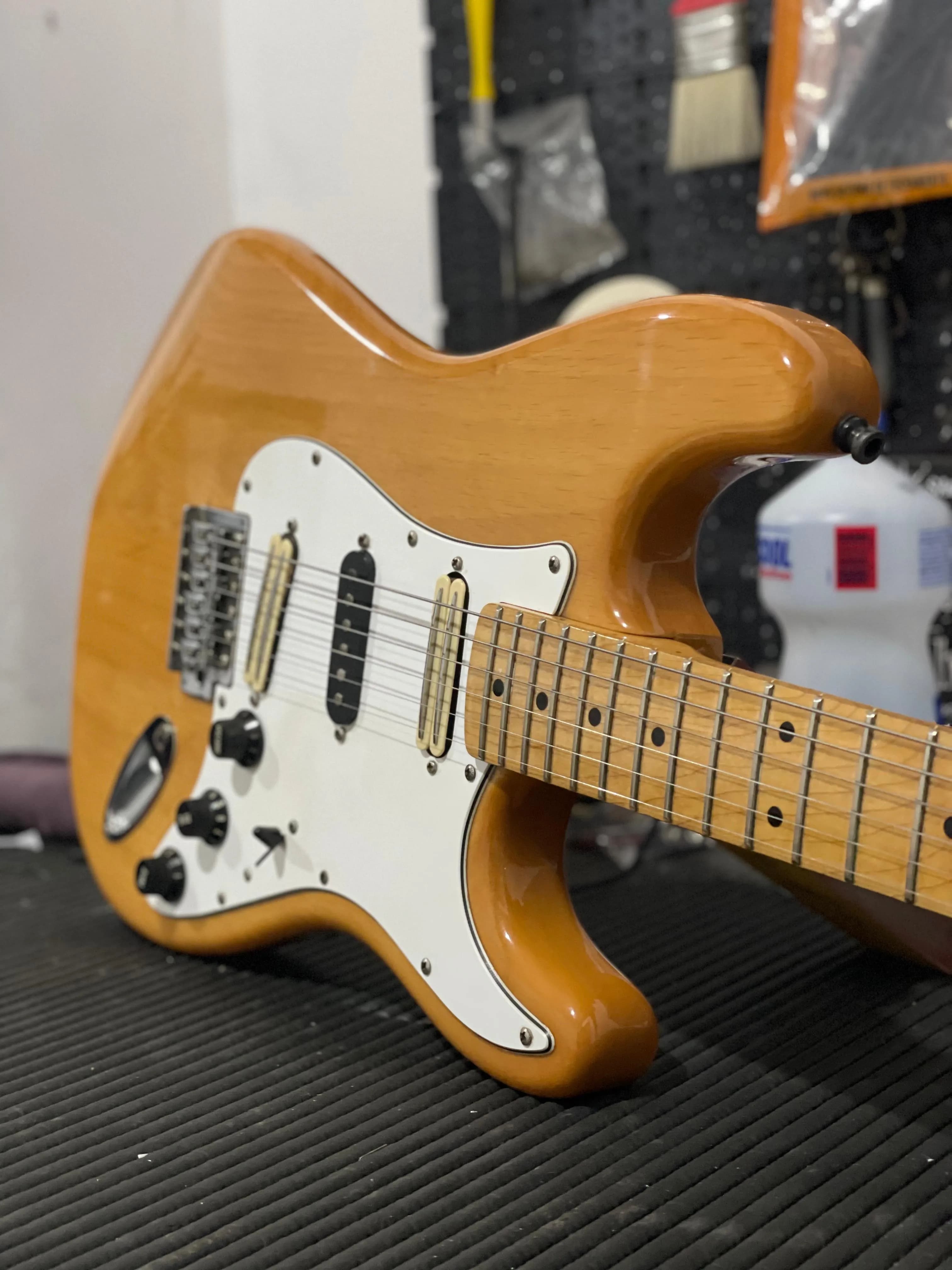 Headstock de violão Takamine G Series em detalhe